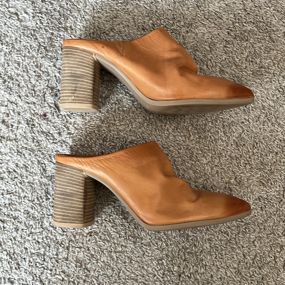 Free People Bueno Brown Leather Avalon Point Mules Size 38 (size 7.5)